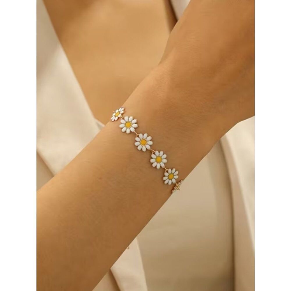 Daisy Chain Bracelet Enamel Drip-Painted Rose Gold Retro Hippie Chic Bohemian